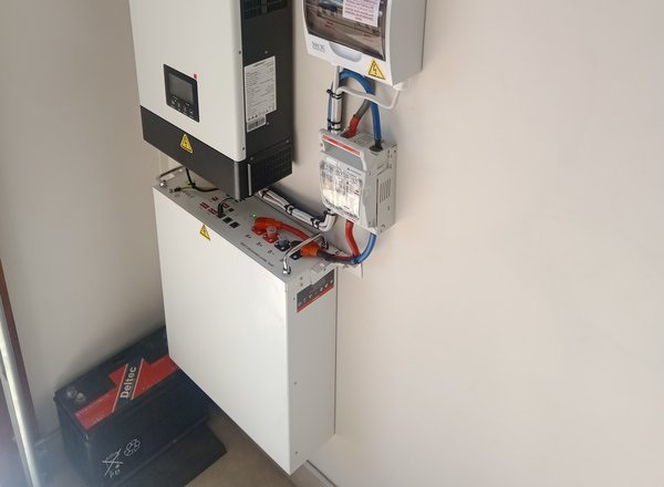 Wall-mounted LiFePO4 battery — the most common form factor for residential solar